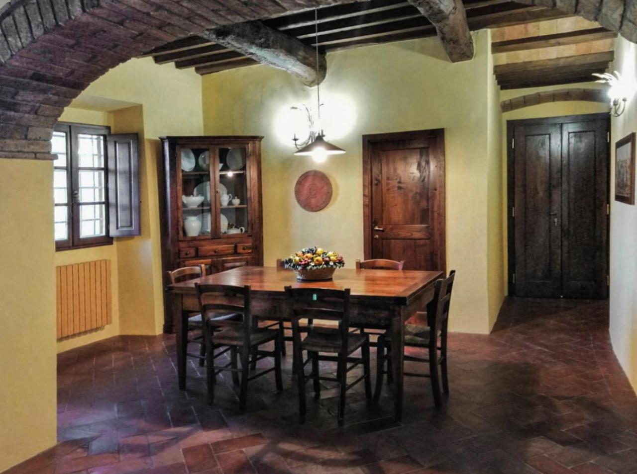 Torre Di Polvereto Montespertoli Bilik gambar